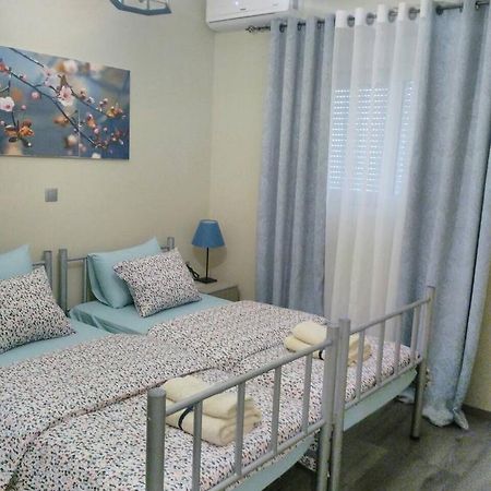 Petro'S Apartment Корча Екстериор снимка